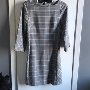 Size 4 dress, never worn!